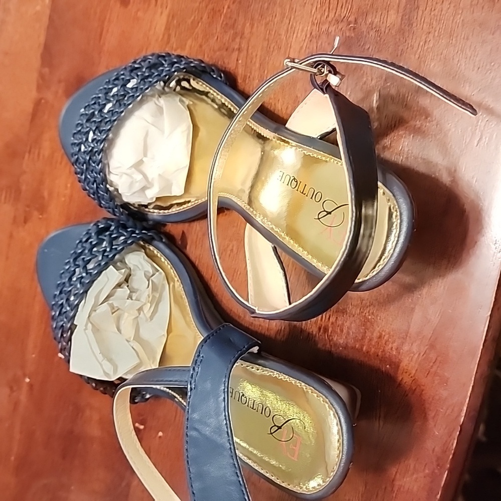 Sandals - Picture 6 of 6